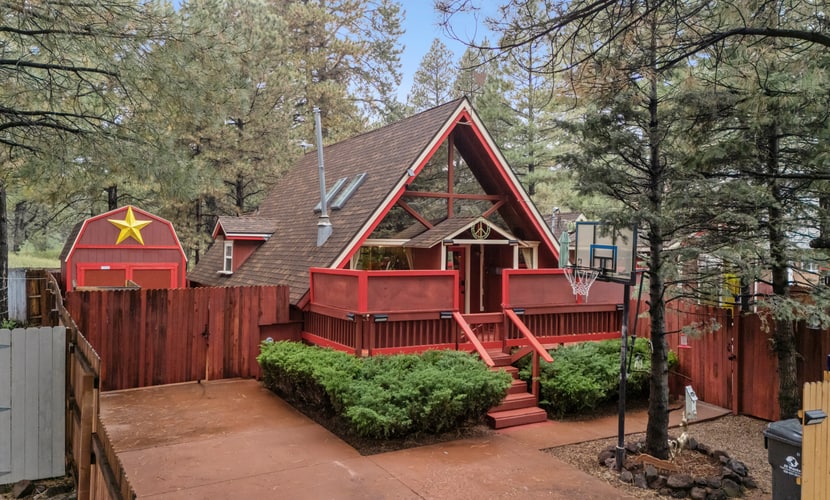 Zen Chalet + Zen Casita | Dual-Home | Hot Tub | 2 Firepits | Dog Friendly | Flagstaff