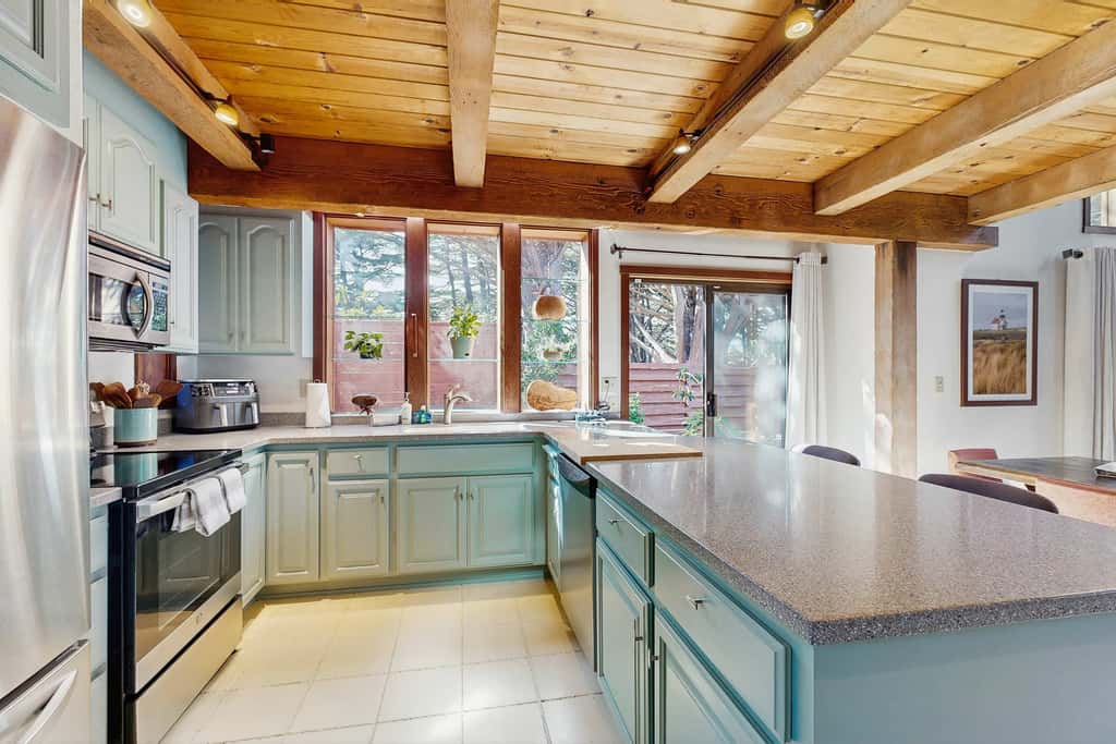 Architectural Retreat, Hot Tub, Gardens & Dog Yard