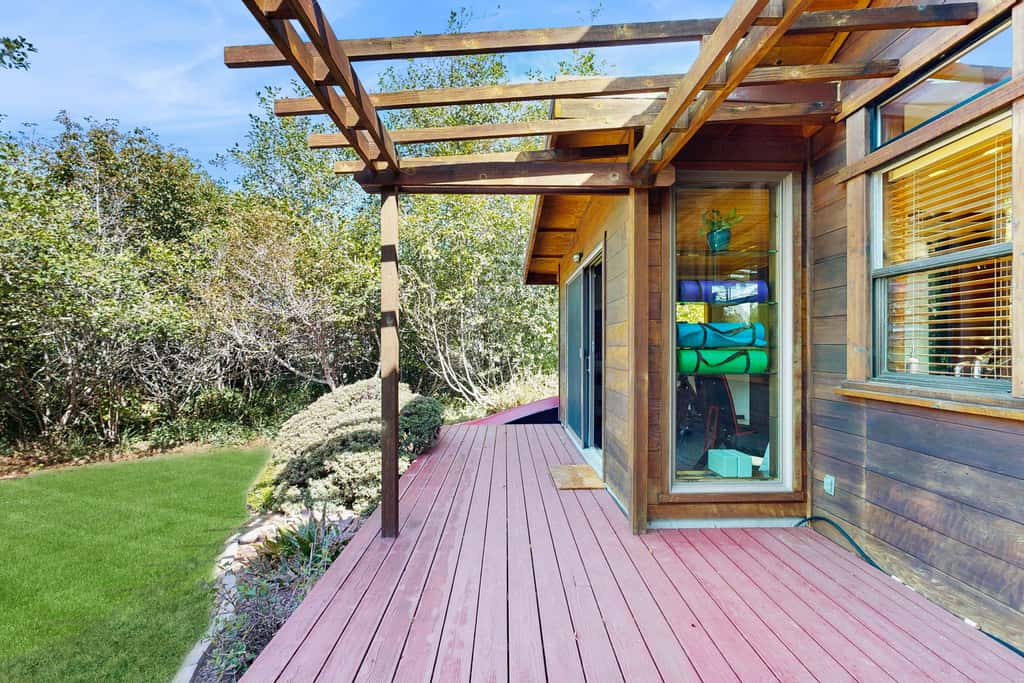 Architectural Retreat, Hot Tub, Gardens & Dog Yard