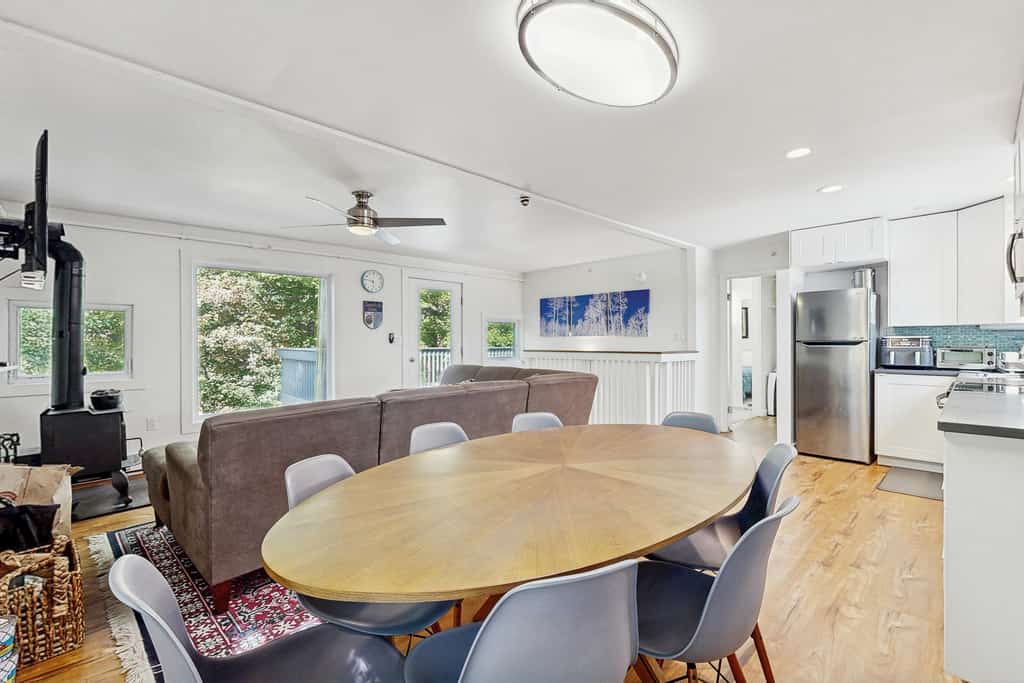 3BR w/ views, private deck, close to Sugarbush