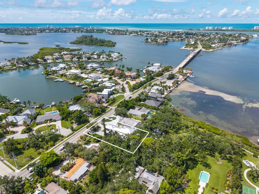 Luxe 5BR Retreat Minutes to Beach - Golf Cart - Heated Plunge Pool