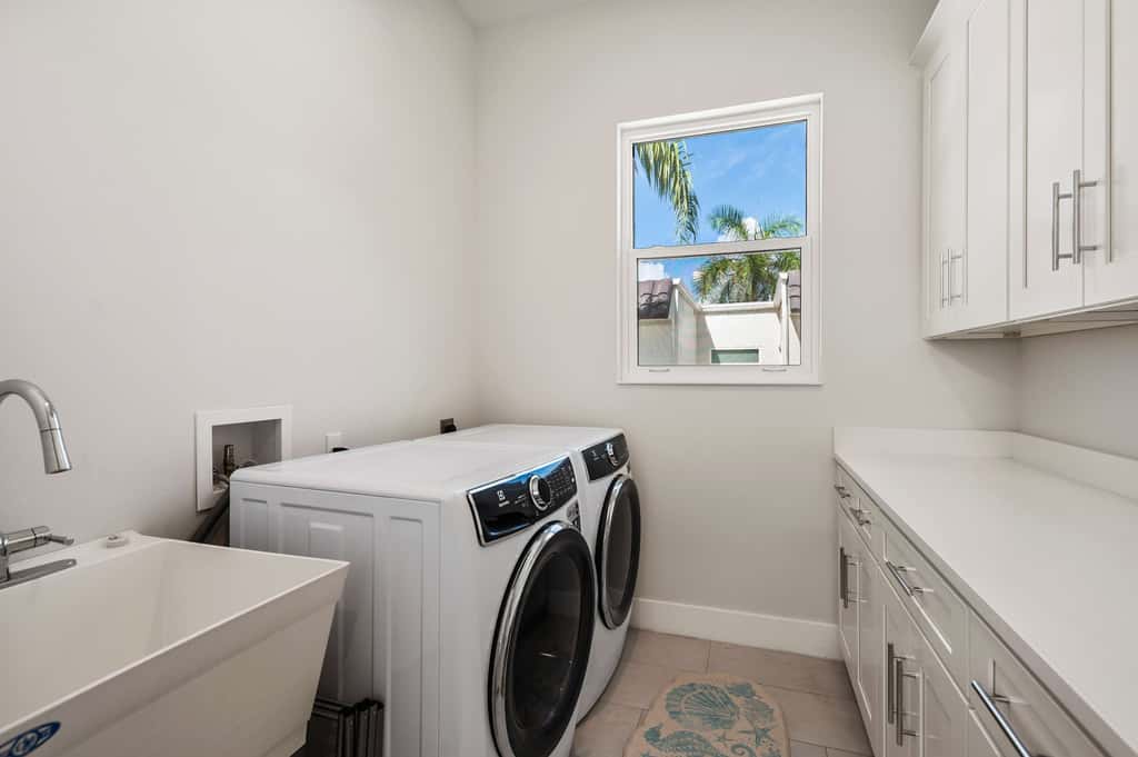 Luxe 5BR Retreat Minutes to Beach - Golf Cart - Heated Plunge Pool