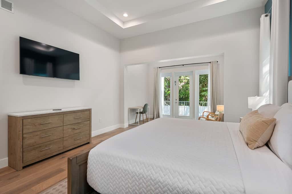 Luxe 5BR Retreat Minutes to Beach - Golf Cart - Heated Plunge Pool