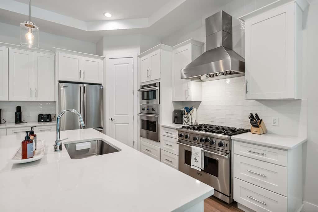 Luxe 5BR Retreat Minutes to Beach - Golf Cart - Heated Plunge Pool