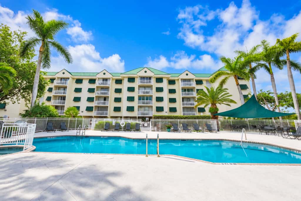 KWSS308 Sunrise Suites 308
