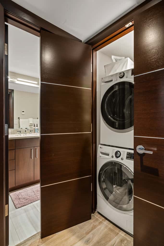 Torian Plum Plaza 803 -OSV-