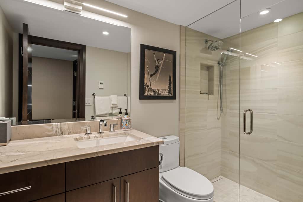 Torian Plum Plaza 803 -OSV-