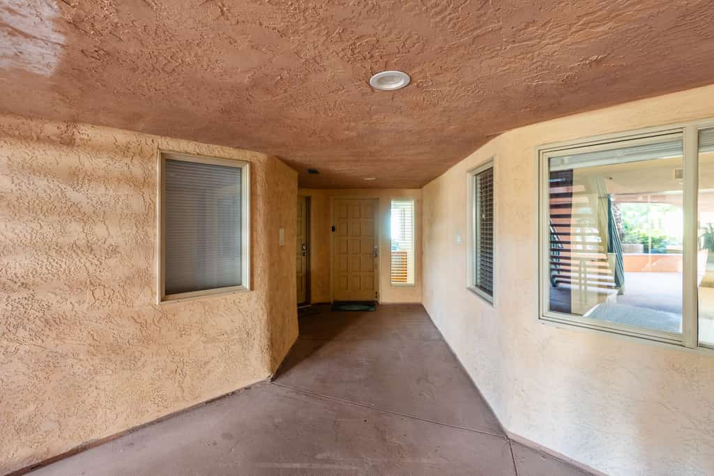 Beachfront 3BR, 2BA Pier 111 with pool, hot tub, gym, and ocean views.