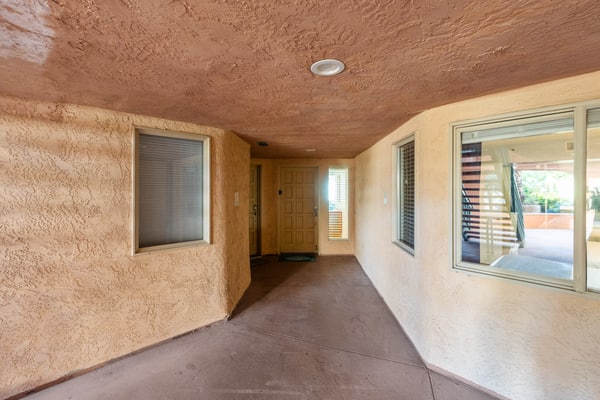Beachfront 3BR, 2BA Pier 111 with pool, hot tub, gym, and ocean views.