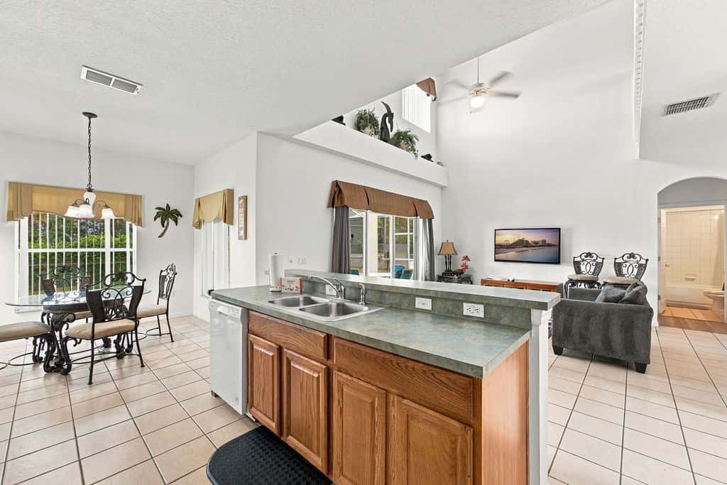 5BR Heated Pool & Spa Home Near Disney
