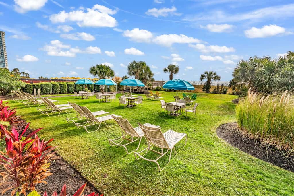 Ocean Views & Coastal Comfort at Meridian Plaza 508