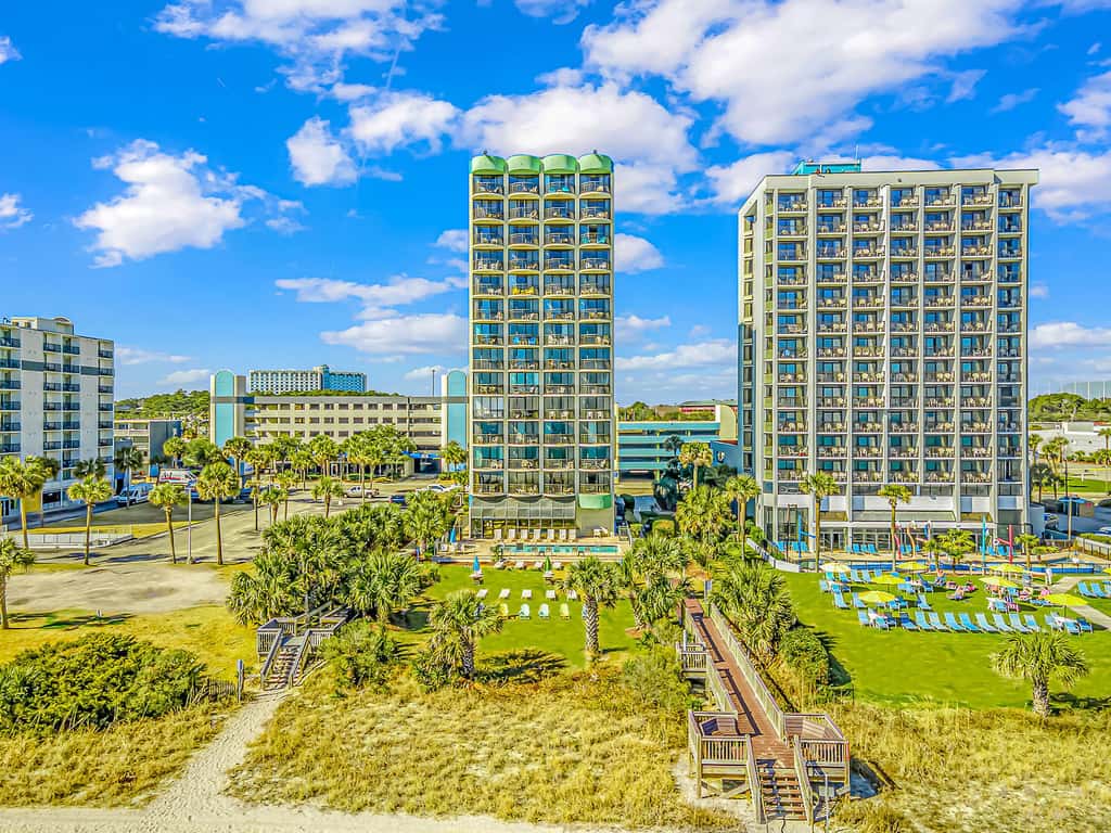 Ocean Views & Coastal Comfort at Meridian Plaza 508