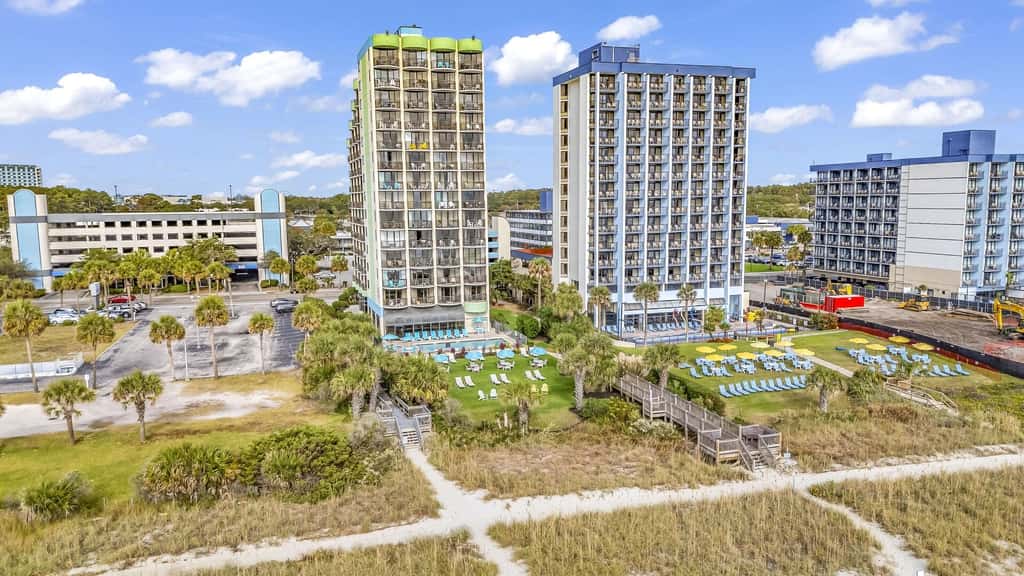Ocean Views & Coastal Comfort at Meridian Plaza 508
