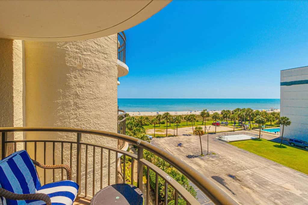 Ocean Views & Coastal Comfort at Meridian Plaza 508