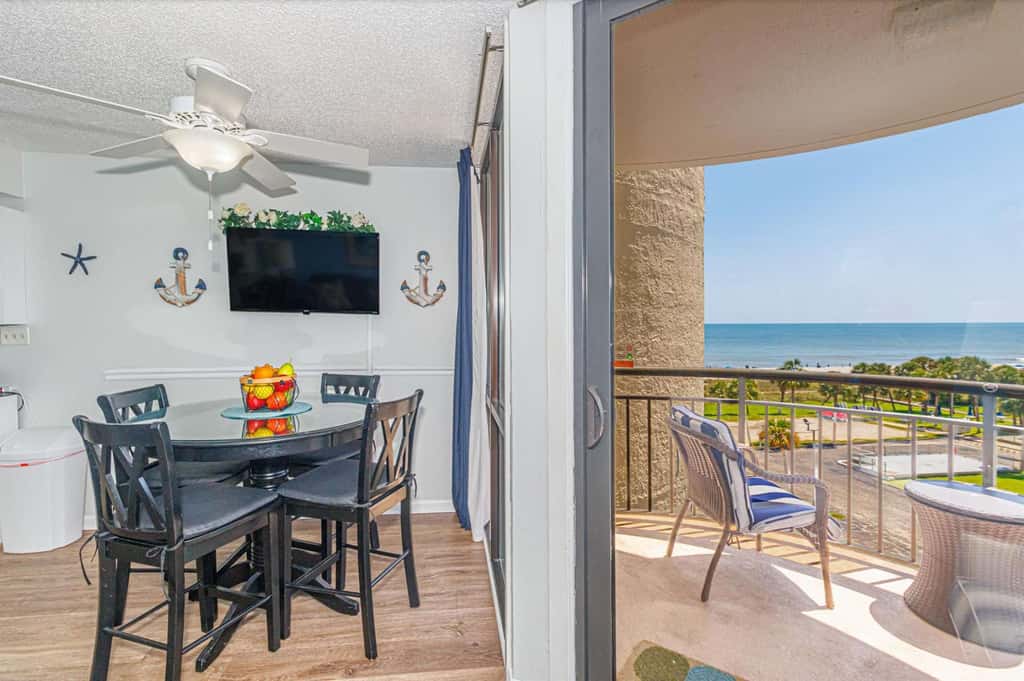 Ocean Views & Coastal Comfort at Meridian Plaza 508