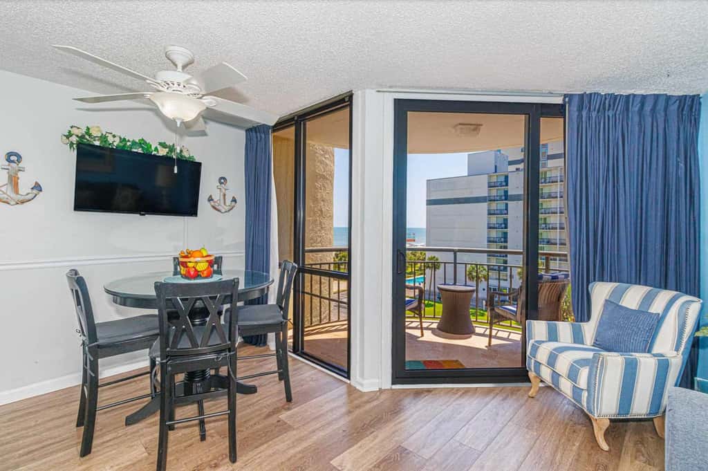 Ocean Views & Coastal Comfort at Meridian Plaza 508