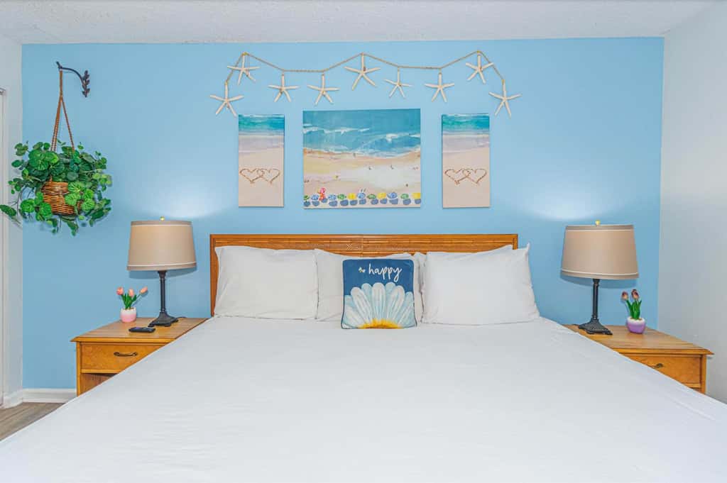 Ocean Views & Coastal Comfort at Meridian Plaza 508