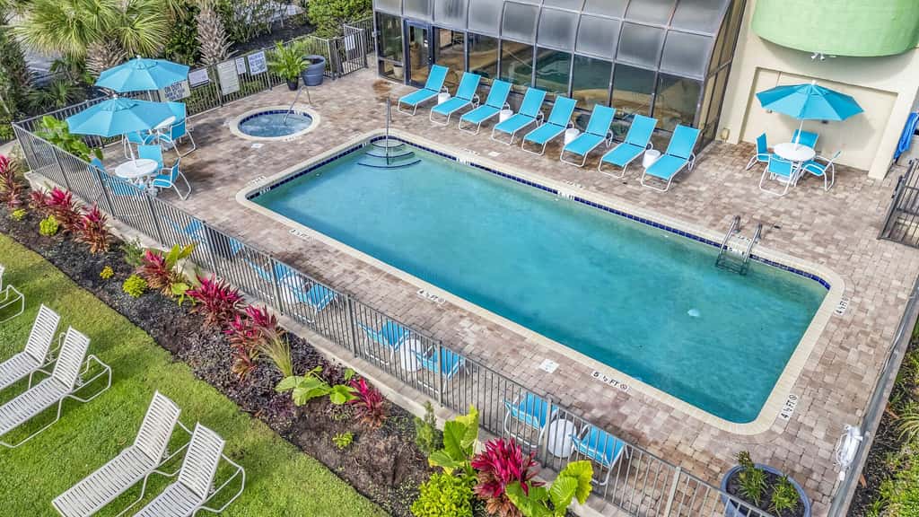 Ocean Views & Resort-Style Relaxation at Meridian Plaza 507