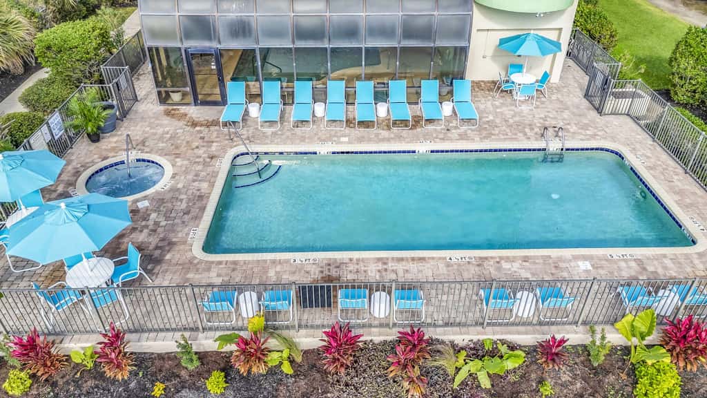 Ocean Views & Resort-Style Relaxation at Meridian Plaza 507