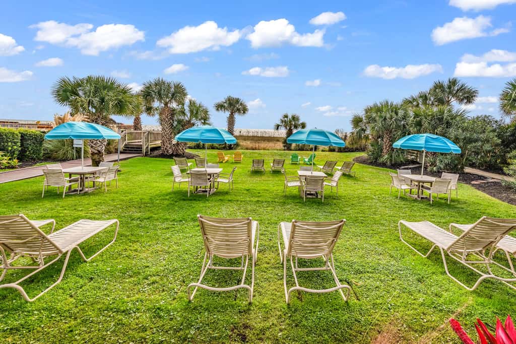 Ocean Views & Resort-Style Relaxation at Meridian Plaza 507
