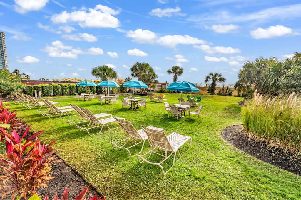 Ocean Views & Resort-Style Relaxation at Meridian Plaza 507