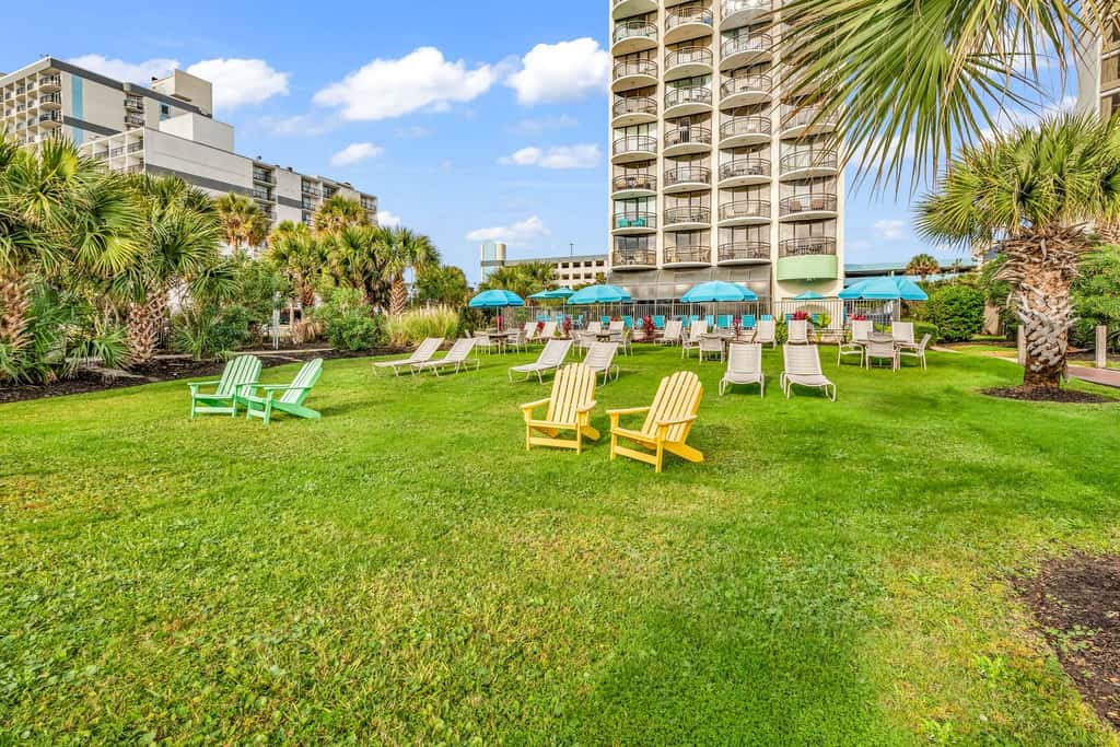 Ocean Views & Resort-Style Relaxation at Meridian Plaza 507
