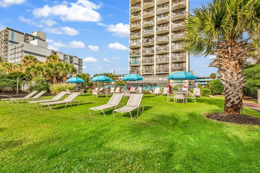 Ocean Views & Resort-Style Relaxation at Meridian Plaza 507
