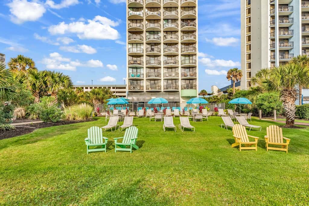 Ocean Views & Resort-Style Relaxation at Meridian Plaza 507