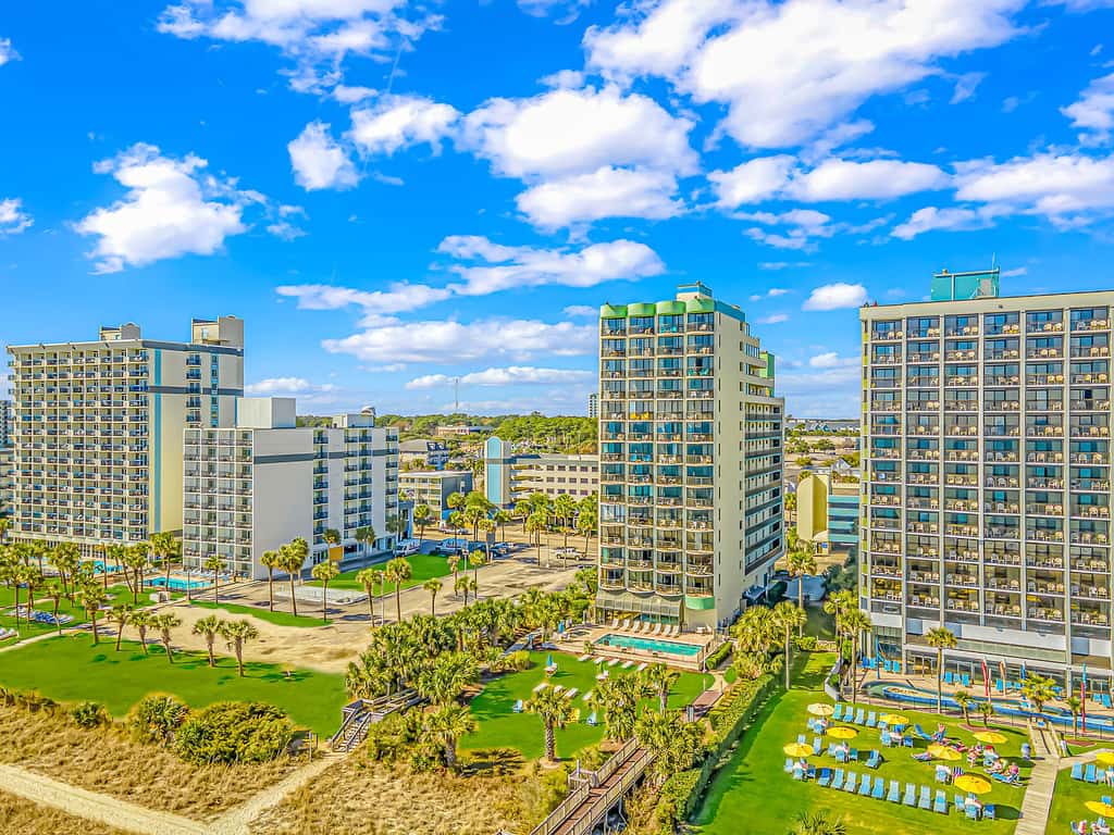 Ocean Views & Resort-Style Relaxation at Meridian Plaza 507