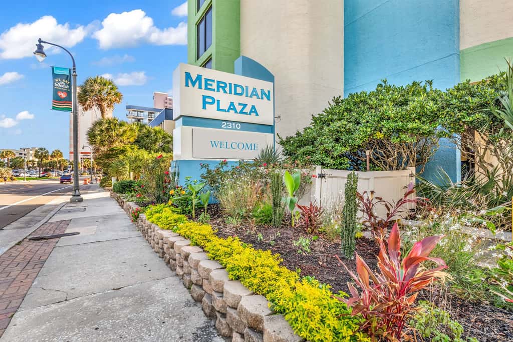 Ocean Views & Resort-Style Relaxation at Meridian Plaza 507