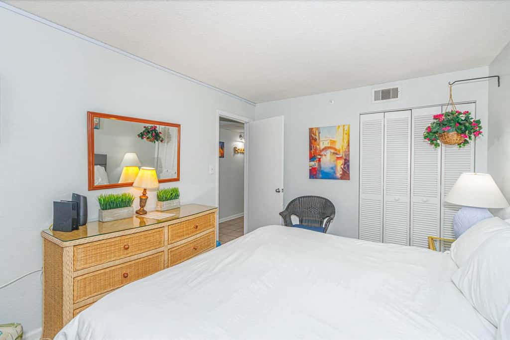 Ocean Views & Resort-Style Relaxation at Meridian Plaza 507