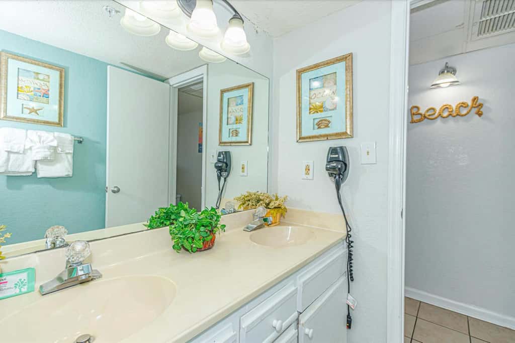Ocean Views & Resort-Style Relaxation at Meridian Plaza 507