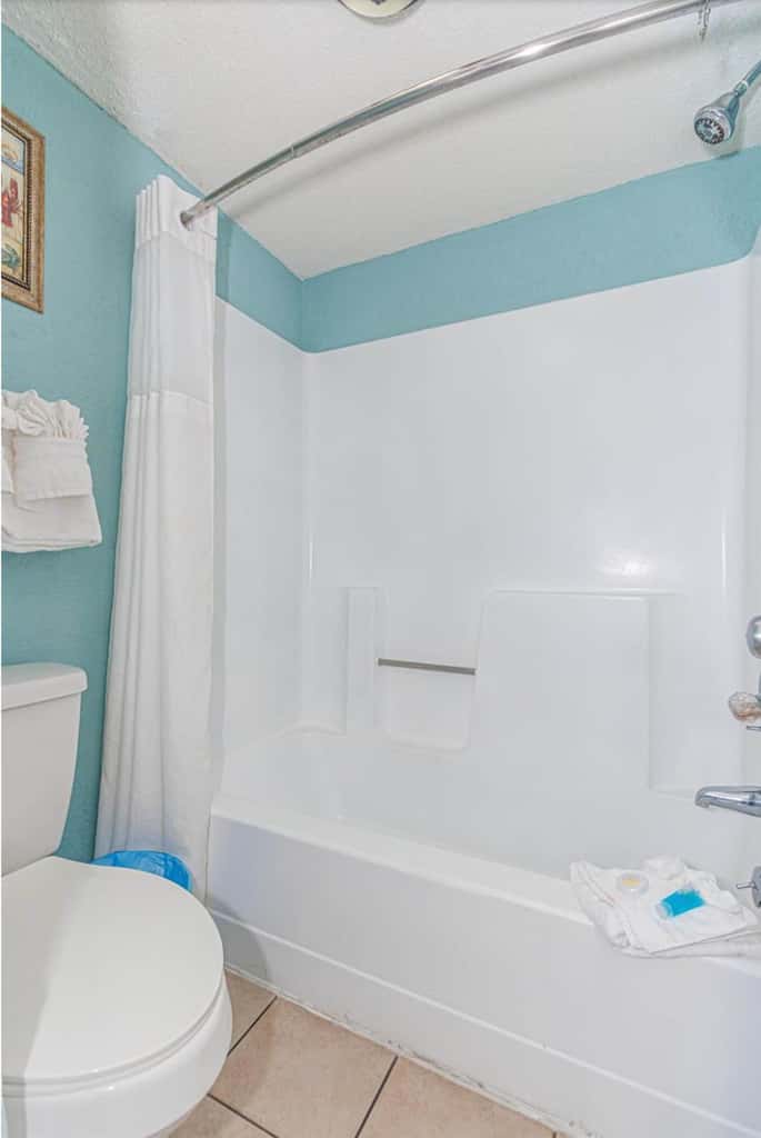 Ocean Views & Resort-Style Relaxation at Meridian Plaza 507
