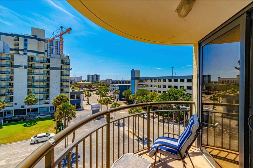 Ocean Views & Resort-Style Relaxation at Meridian Plaza 507