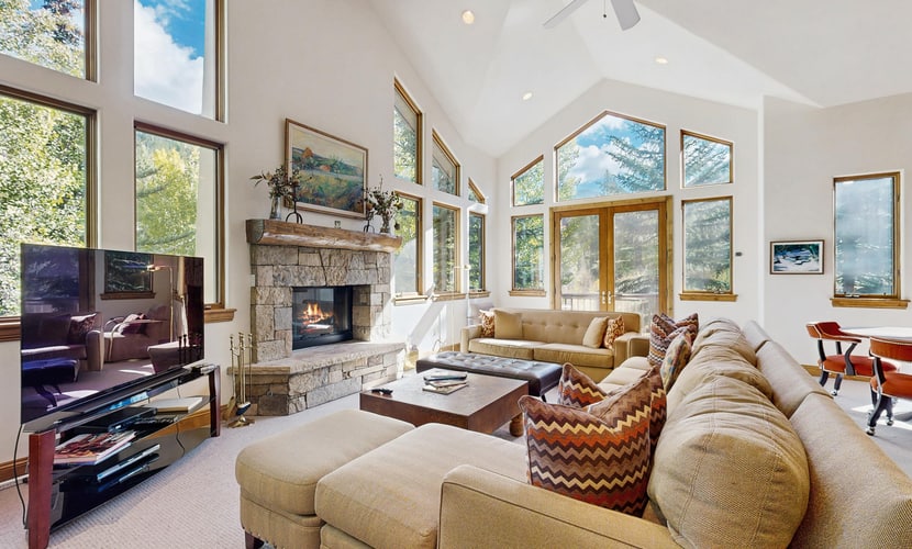 Spacious East Vail retreat with 4 bedrooms, private hot tub, and amazing location