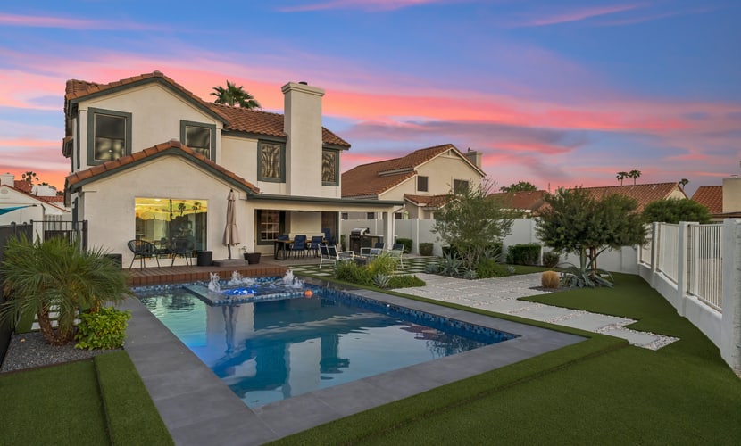The Arrowhead | Lake Views | Private Spa & Pool | Glendale