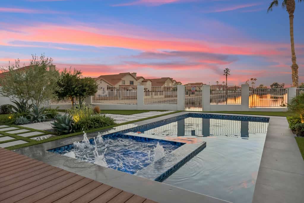 The Arrowhead | Lake Views | Private Spa & Pool | Glendale