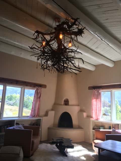 El Nido - Taos Retreat with Hot Tub & Mountain Views