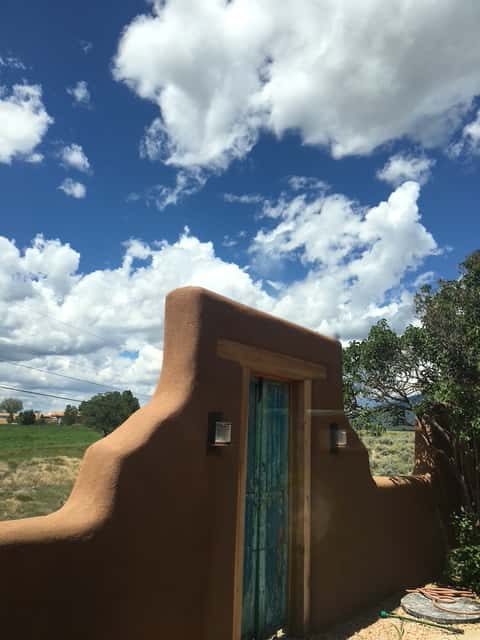 El Nido - Taos Retreat with Hot Tub & Mountain Views