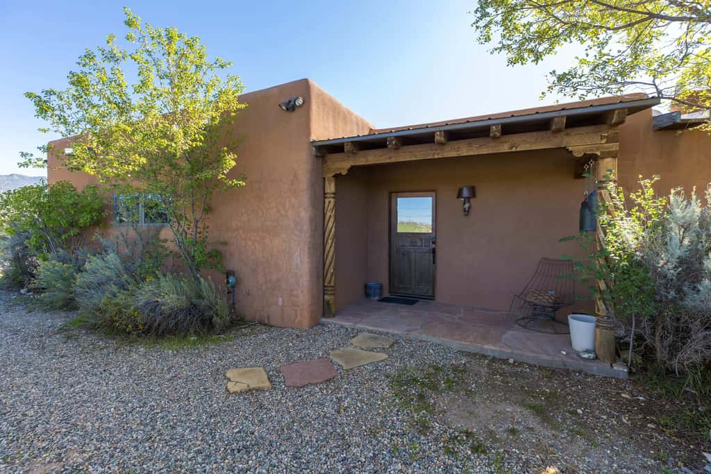 El Nido - Taos Retreat with Hot Tub & Mountain Views