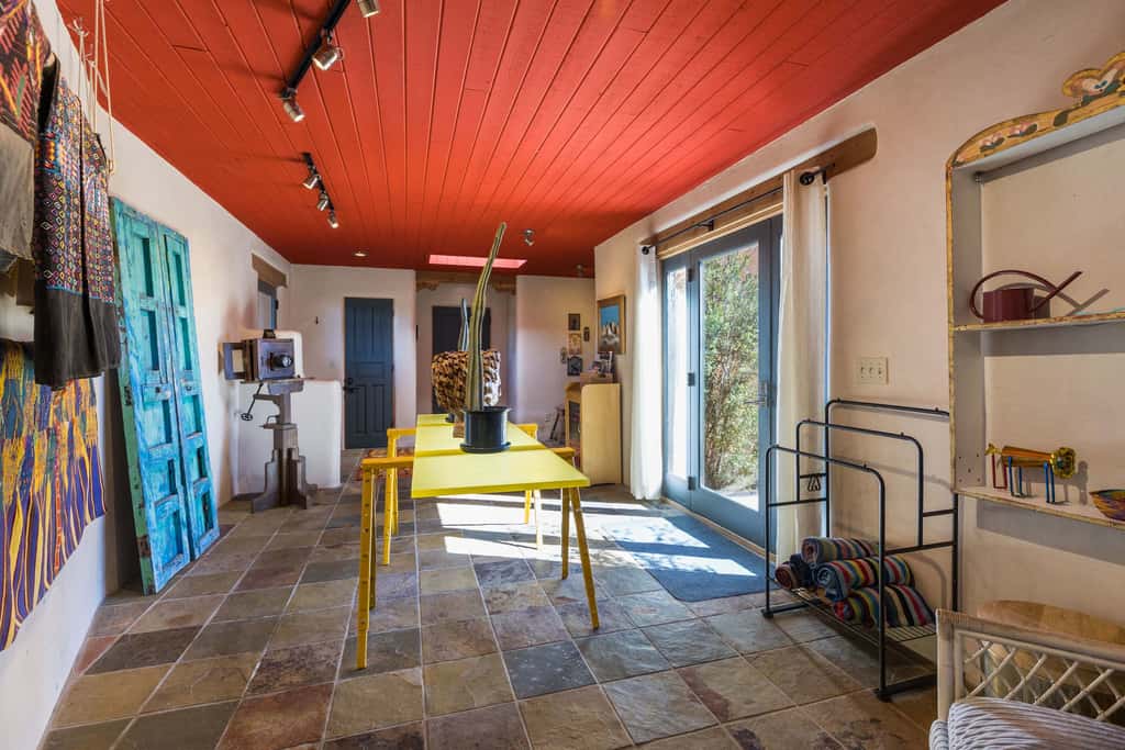 El Nido - Taos Retreat with Hot Tub & Mountain Views