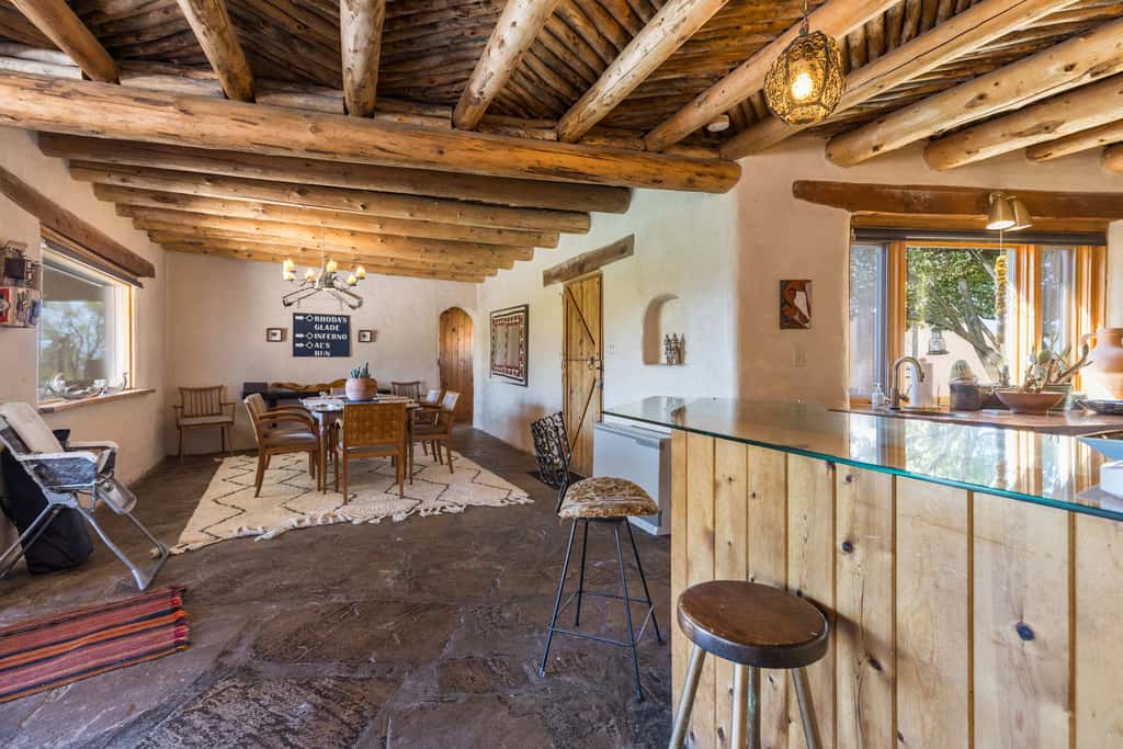 El Nido - Taos Retreat with Hot Tub & Mountain Views