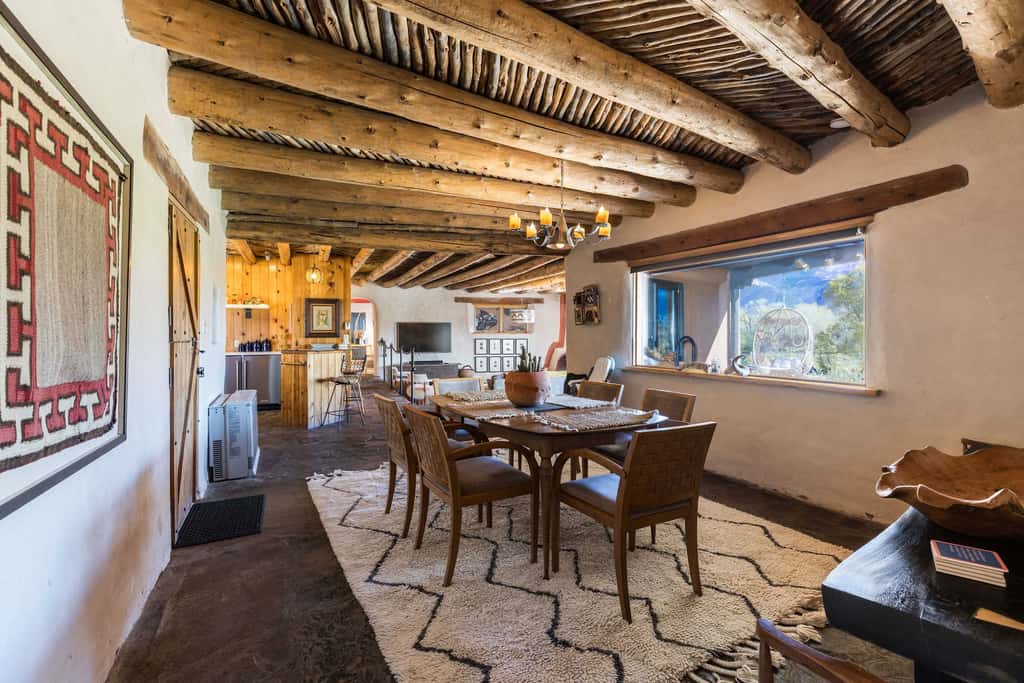 El Nido - Taos Retreat with Hot Tub & Mountain Views