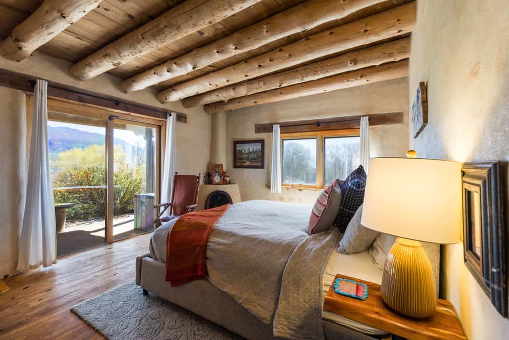 El Nido - Taos Retreat with Hot Tub & Mountain Views