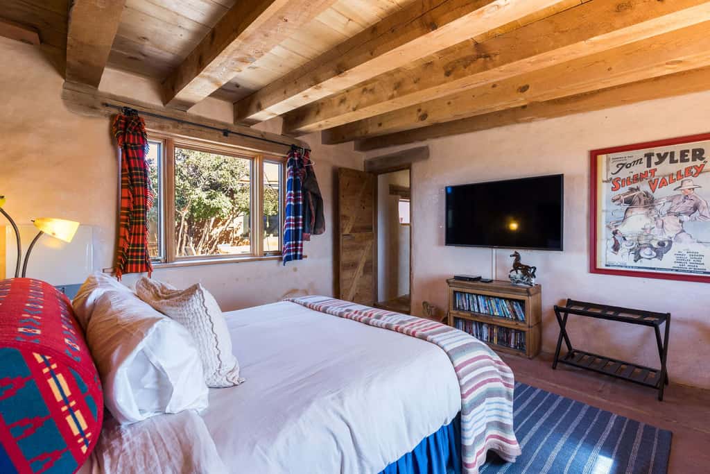 El Nido - Taos Retreat with Hot Tub & Mountain Views