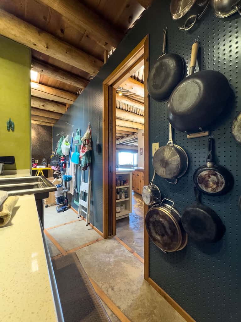 El Nido - Taos Retreat with Hot Tub & Mountain Views