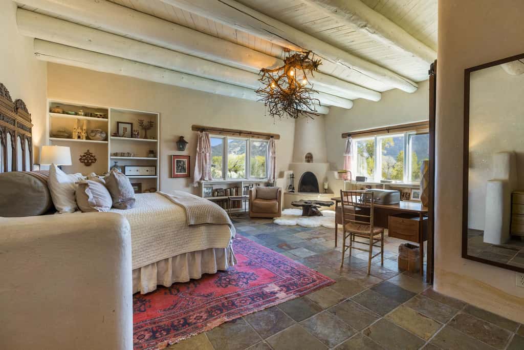 El Nido - Taos Retreat with Hot Tub & Mountain Views
