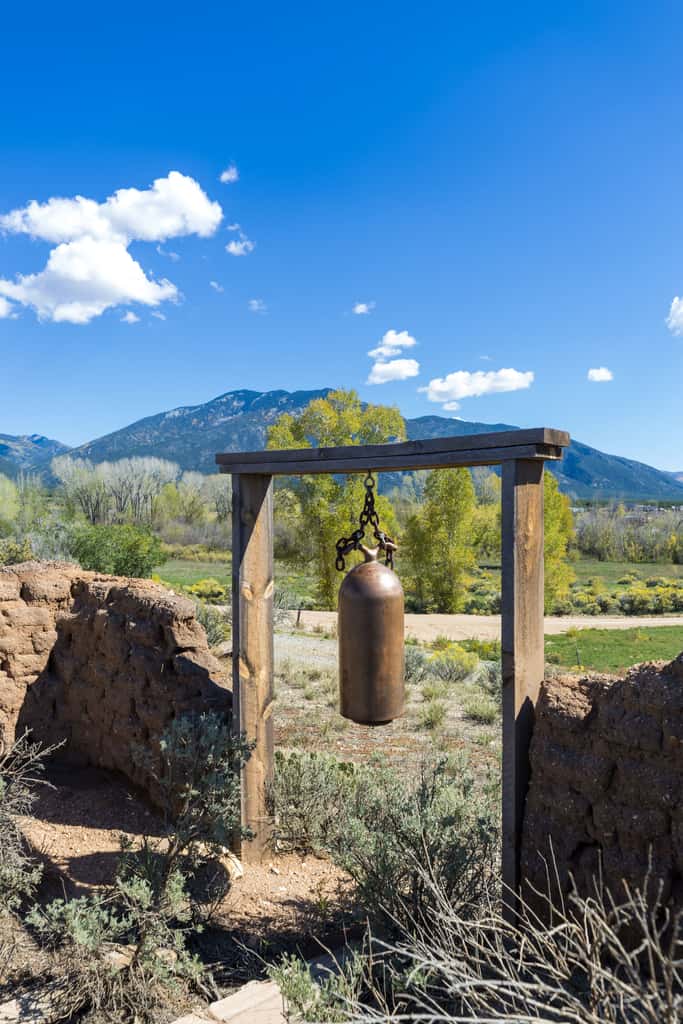 El Nido - Taos Retreat with Hot Tub & Mountain Views