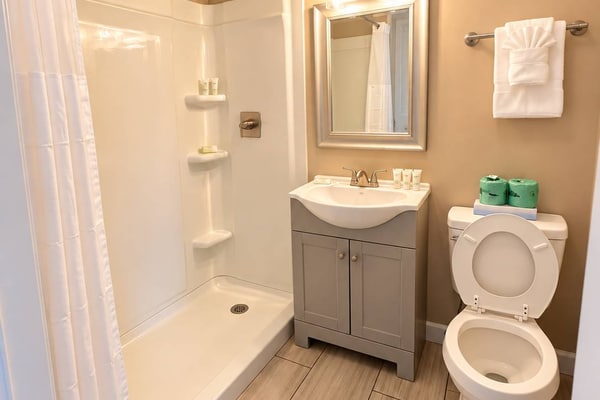 Your Myrtle Beach escape starts at The Salty Getaway, a welcoming coastal retreat just moments from the ocean. Perfect for beach days, relaxing afternoons, and exploring the Grand Strand, this charming studio offers the comfort and convenience you need for an easygoing seaside vacation.
Inside, youâll find a thoughtfully arranged space designed for relaxing after a day in the sun. Convenient amenities, including a mini fridge and microwave, make it easy to keep your favorite snacks and drinks on hand throughout your stay.
Spend your mornings strolling to the nearby beach, cool off with a swim in the outdoor pool, or head out to experience everything Myrtle Beach has to offer. Popular restaurants, shopping, golf courses, entertainment, theme parks, and local attractions are all within easy reach.
Whether youâre planning a relaxing beach escape, a couples getaway, or a fun-filled Myrtle Beach adventure, The Salty Getaway provides a comfortable and convenient home base for making the most of your time along the coast.