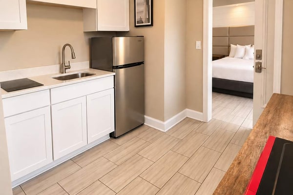 Turn your Myrtle Beach getaway into an Ocean Daydream at 300 Tenth, Unit 108, where sunny beach days, coastal breezes, and endless vacation fun are just moments away. This inviting studio blends comfort and convenience with a prime location near the ocean, making it an ideal retreat for your next seaside escape.
Perfect for up to four guests, the studio features two comfortable queen beds and a full kitchen, giving you the flexibility to prepare breakfast before a day at the beach, keep your favorite snacks and drinks on hand, or enjoy a relaxed meal after exploring Myrtle Beach.
Spend your days soaking up the Carolina sunshine at the nearby beach, cool off with a refreshing swim in the resortâs outdoor pool, or head out to discover Myrtle Beachâs popular dining, shopping, golf, entertainment, and family-friendly attractions.
Whether youâre planning a couples retreat, a family beach vacation, or a getaway with friends, Ocean Daydream offers the comfort, convenience, and coastal location you need to relax, recharge, and make the most of your Myrtle Beach stay.